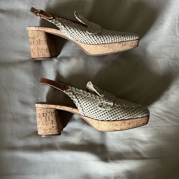 AEROSOLES Comfortable Women's Platform Slingback in Natural Raffia Fabric - Picture 1 of 7